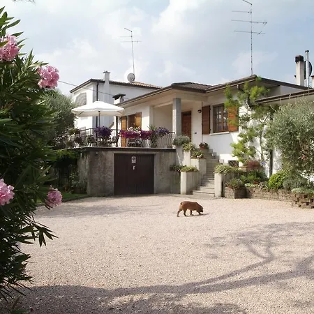 Residenza Ai 4 Olivi * بسكييرا ديل غاردا