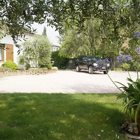 Residenza Ai 4 Olivi * بسكييرا ديل غاردا